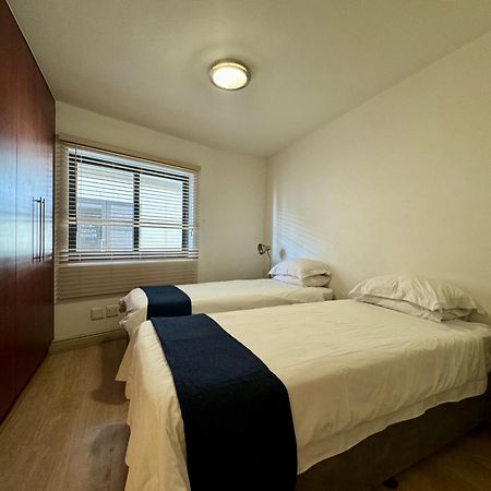 Loddey'S Self Catering Apartments - By Beach Collection สตรานด์ ภายนอก รูปภาพ