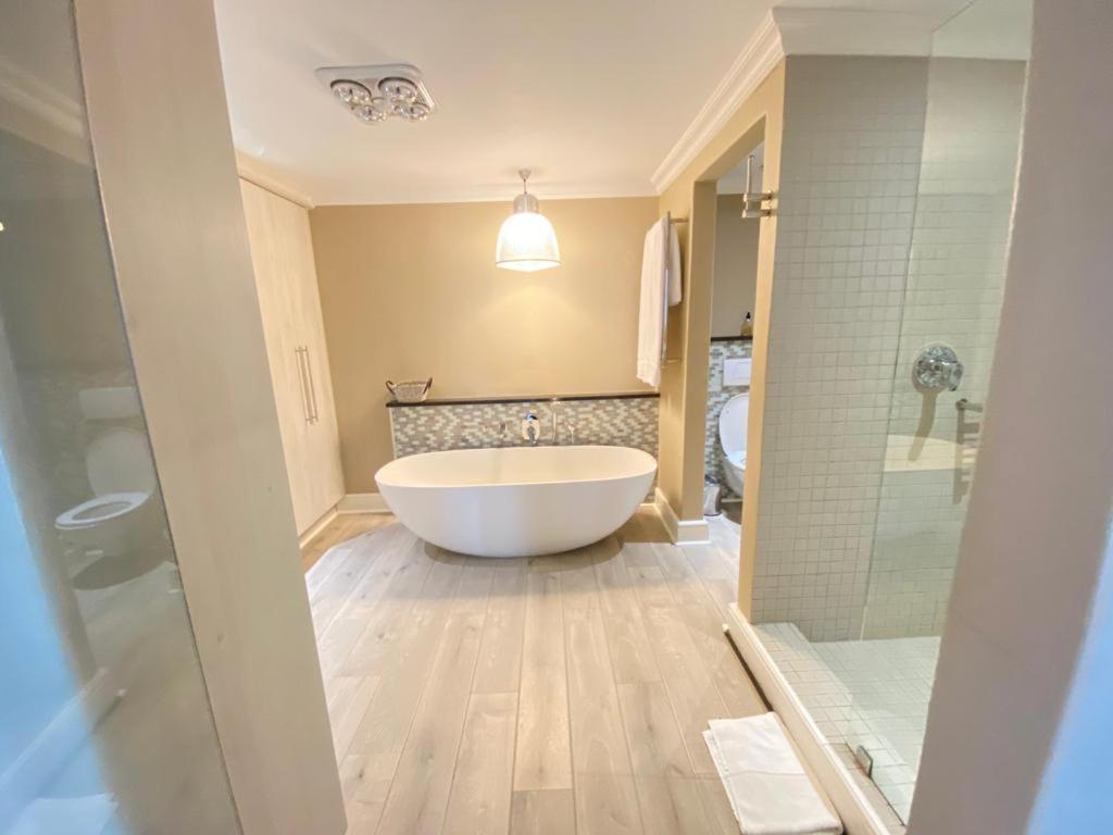 Loddey'S Self Catering Apartments - By Beach Collection สตรานด์ ภายนอก รูปภาพ