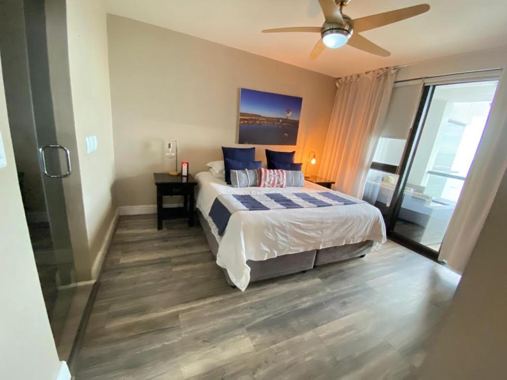 Loddey'S Self Catering Apartments - By Beach Collection สตรานด์ ภายนอก รูปภาพ
