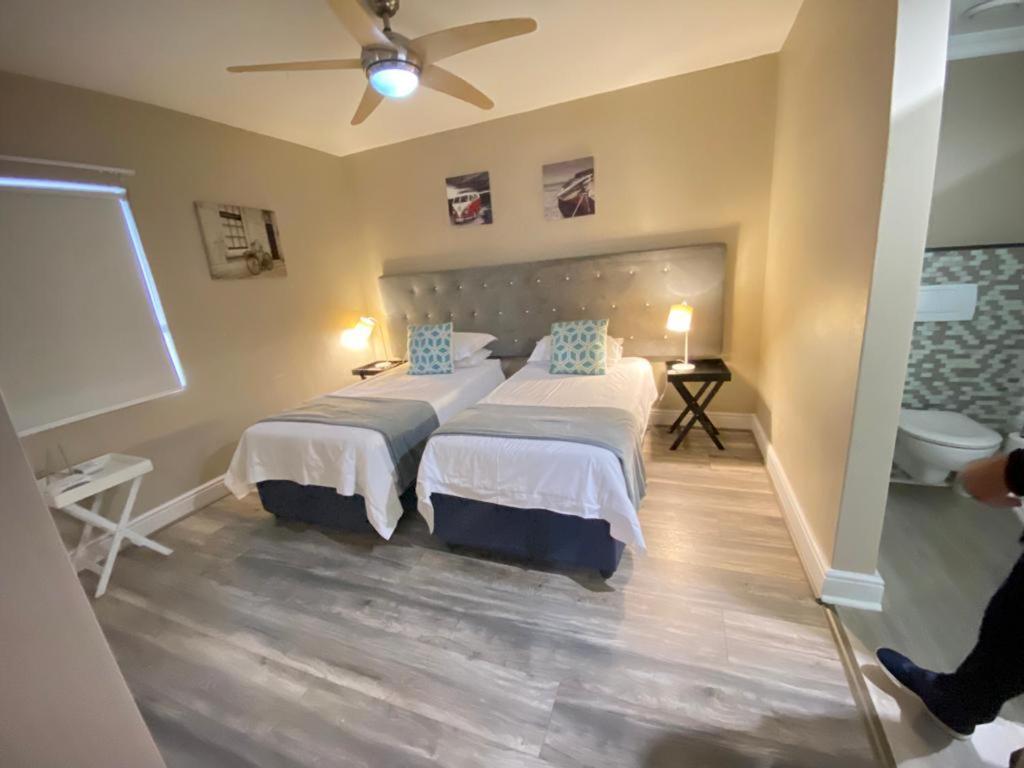 Loddey'S Self Catering Apartments - By Beach Collection สตรานด์ ภายนอก รูปภาพ