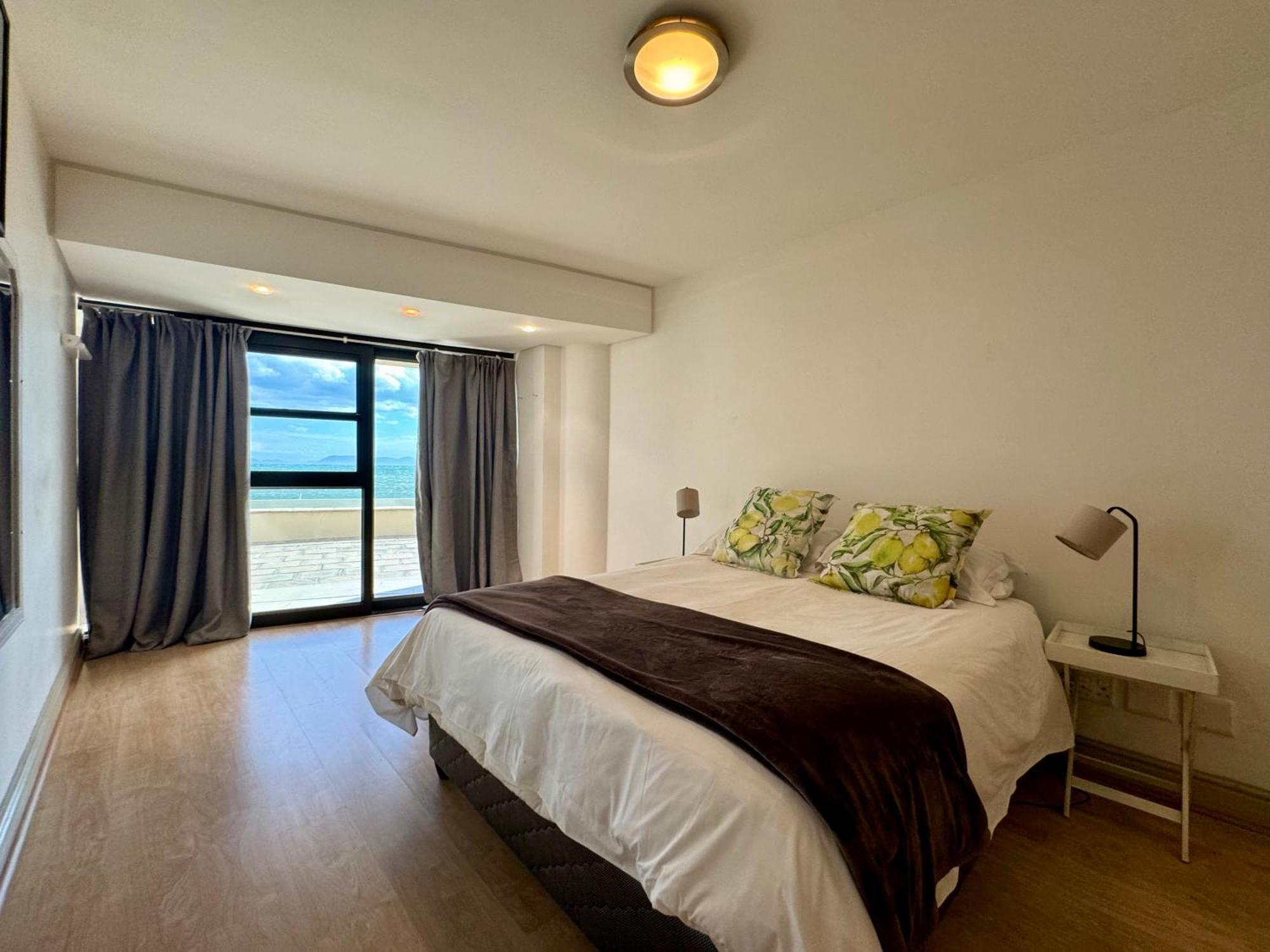 Loddey'S Self Catering Apartments - By Beach Collection สตรานด์ ภายนอก รูปภาพ