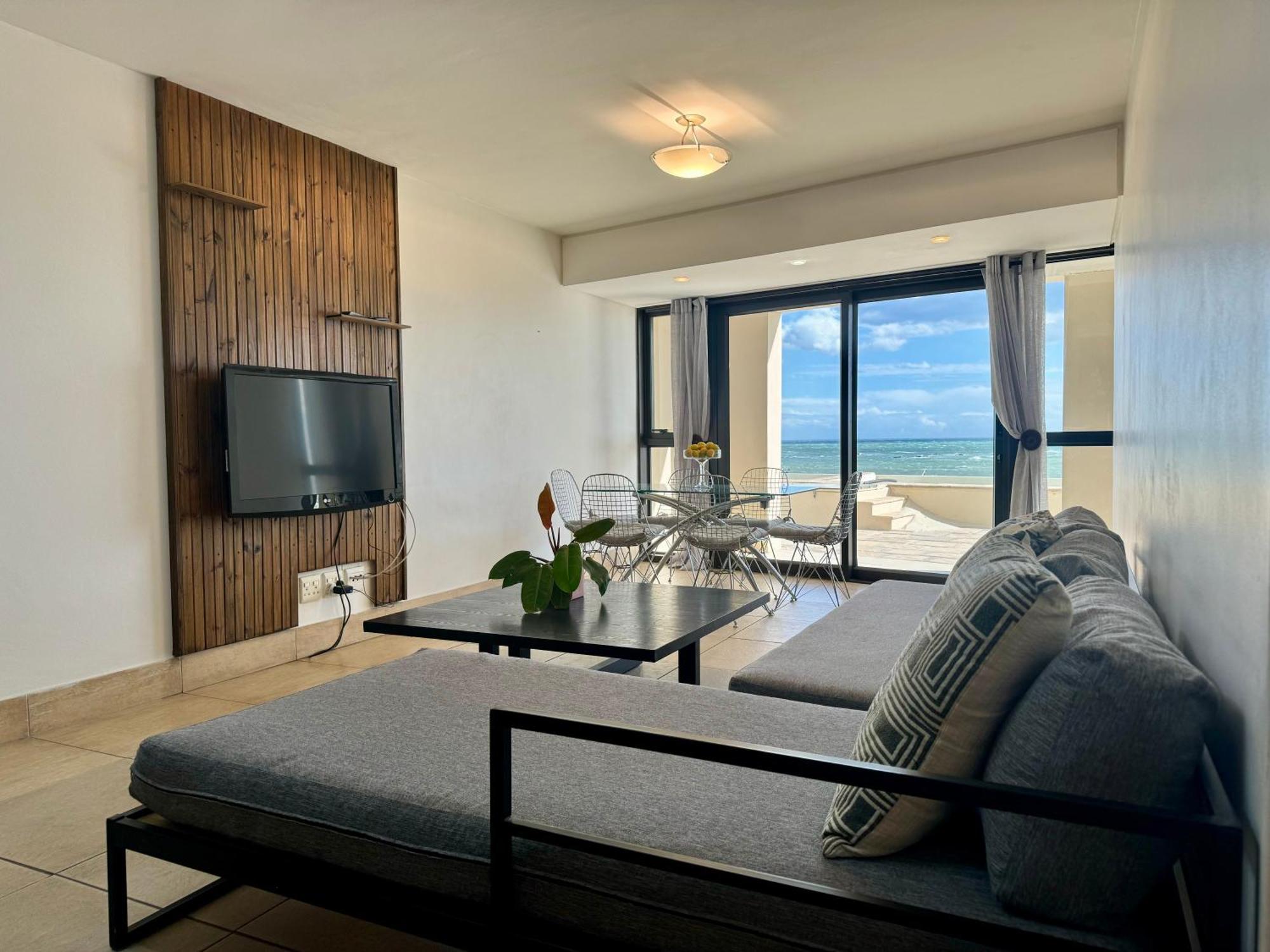Loddey'S Self Catering Apartments - By Beach Collection สตรานด์ ภายนอก รูปภาพ
